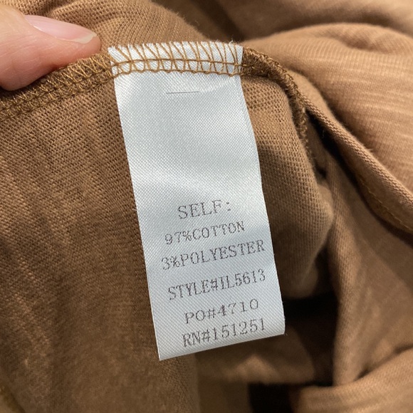 NWT  In Loom tee with mesh floral sleeves size small - Picture 6 of 7